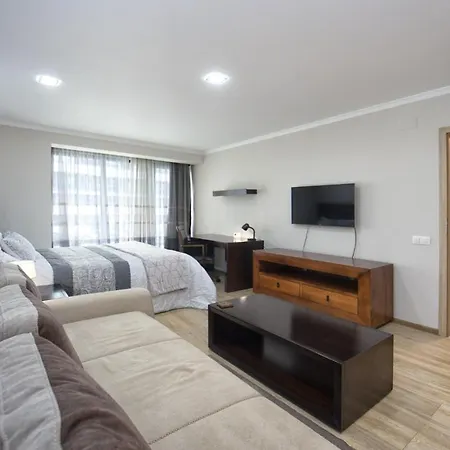 Apartament Coresi Rezidence &